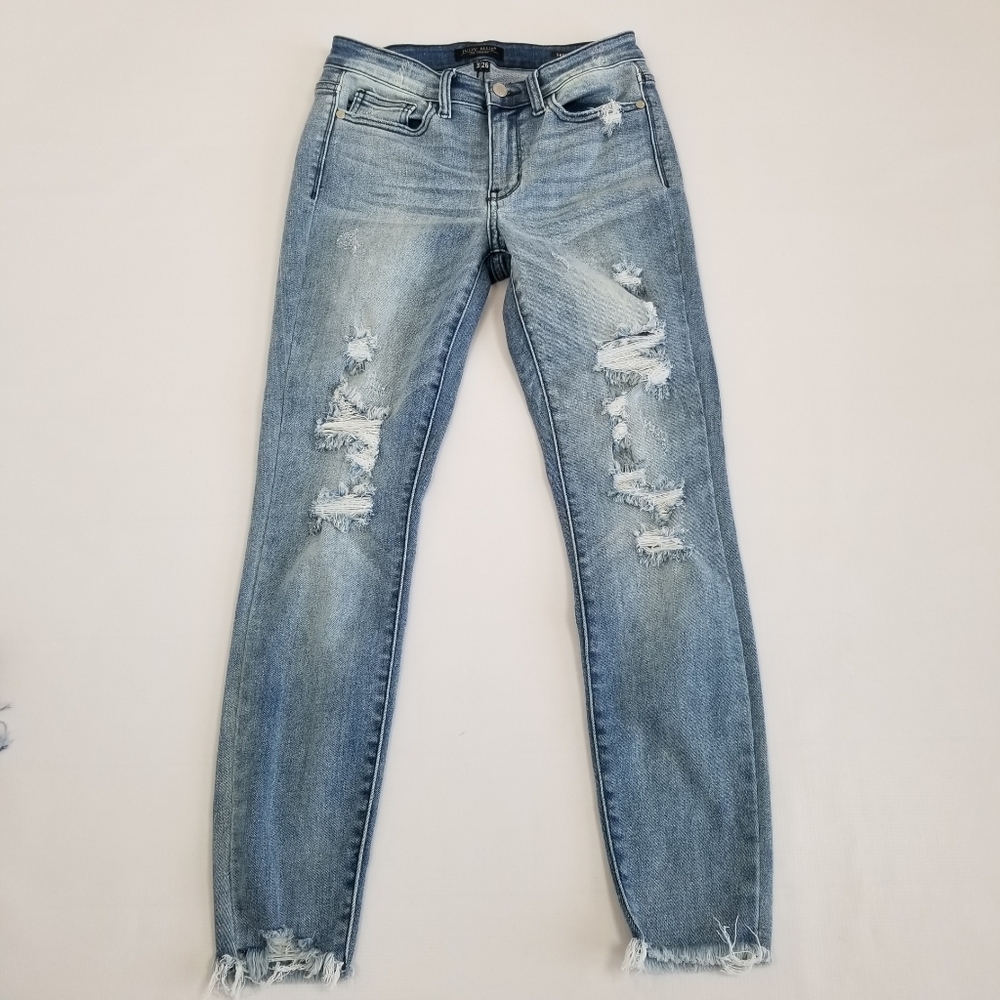 Judy Blue Mid Rise Skinny Fit Destroyed Jeans Size 3/26